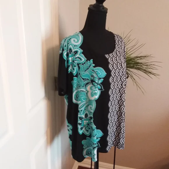 Chico's Ladies Tunic Top - Picture 2 of 7